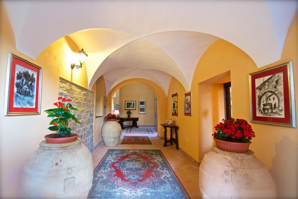 Rosso Porpora Villa Colle Umberto  Exterior photo