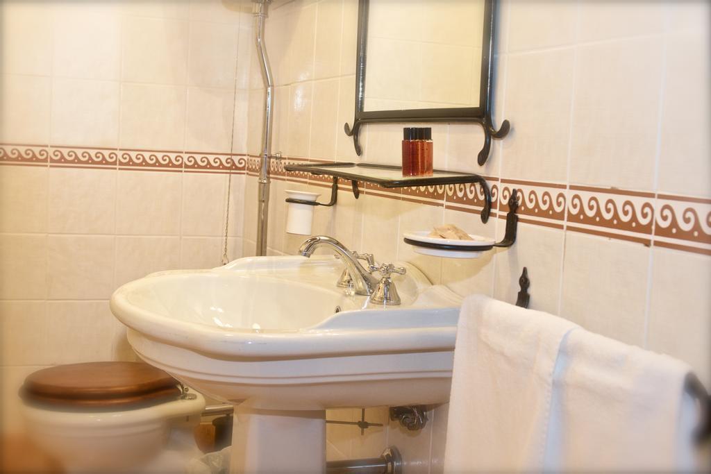 Rosso Porpora Villa Colle Umberto  Exterior photo